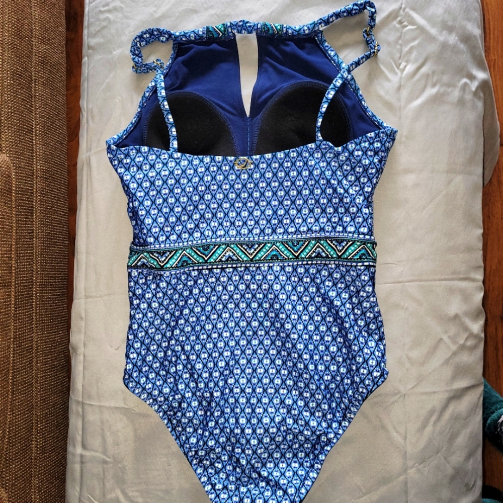 Bathing suit